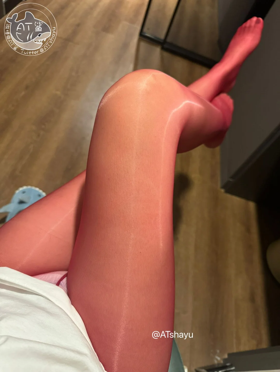 AT鲨 - 红丝 [21P-3MB] tg@simisebaisi 【丝足阁】020.webp